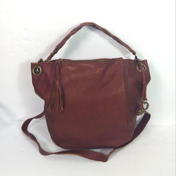 Lucky Brand Handbags - Lucky Brand🌸 burgundy color.genuine leather bucket.